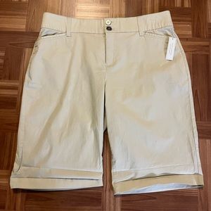 CJ Banks Bermuda Shorts Size 22W Beige NWT